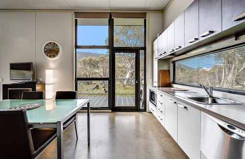 Crackenback Ski Chalet | Ecocrackenback 5 'Sustainable chalet close to the slopes.'