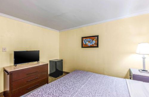 Atlantic City Cabin | Econo Lodge Beach and Boardwalk