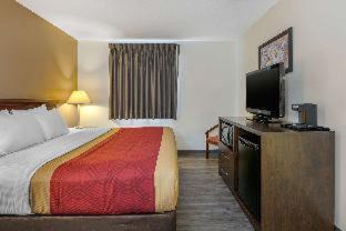 Des Moines Hotel | Econo Lodge Inn & Suites Des Moines Fairgrounds Area