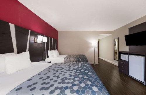 Gatlinburg Hotel | Econo Lodge Inn & Suites on the River