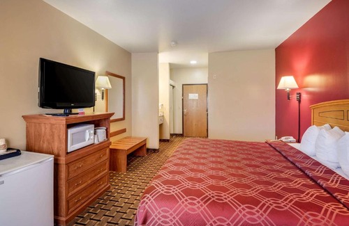 Lubbock Cabin | Econo Lodge Lubbock I-27
