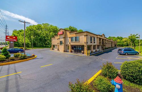 Mount Laurel Cabin | Econo Lodge