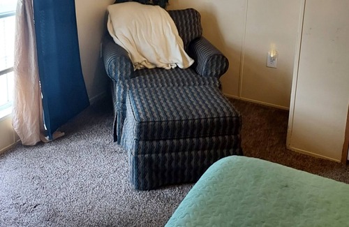 Lumberton House | Economical Quite single room