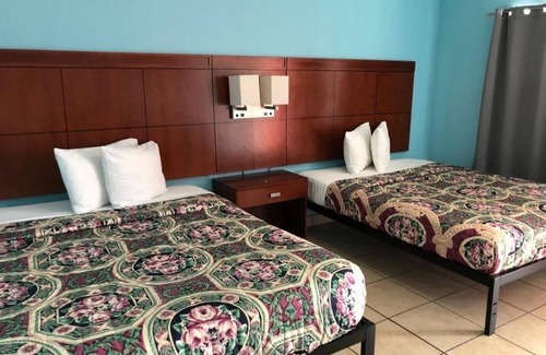 Cypress Gardens Hotel | Economy Suites