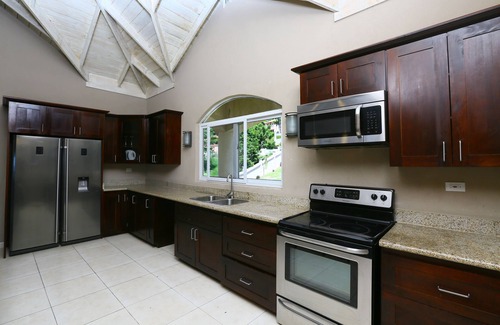 Whitehouse Apartment | Eden's Inn ~ Stylish 5* Penthouse ~ Breathtaking View!