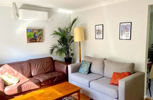Coburg North House | Edgars Creek Retreat - Cozy Unit in Leafy Coburg. Perfect for couple or family