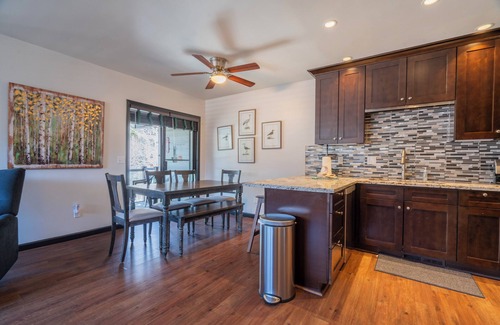 June Lake Condo | Edgewater #20 - 2 BD/2 BTH