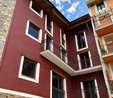 Puigcerda Apartment | Edifici Herois