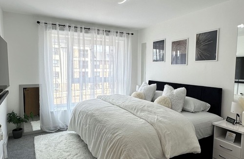 Dunbar Apartment | Edinburgh Luxurious/ Cozy Spacious Bedroom Superking Size bed