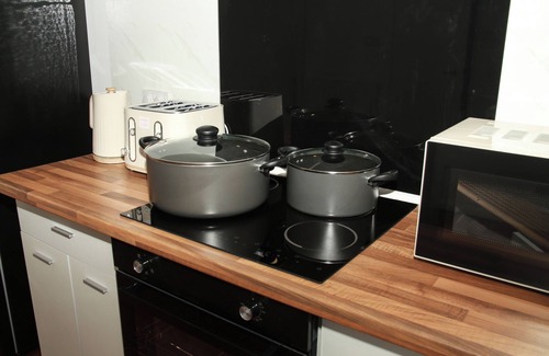Wolverhampton House | EEE HOMES WOLVERHAMPTON: A pleasant 3-bedroom house with WiFi.