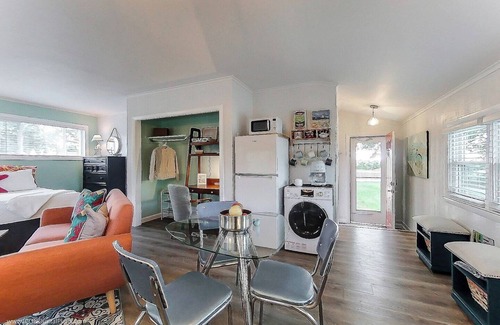 Newport East Apartment | Efficient-Sea on Easton's Point