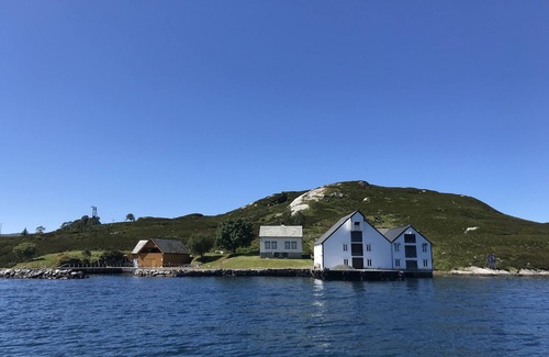 Sande House | Eget Hus På En Øy Midt I Havgapet! Fantastisk Perle!