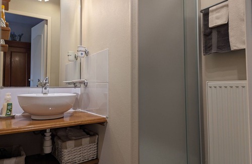 Tavers Bed & Breakfast | Eglantine Room: Charm in Loire Valley with Pool and Wifi