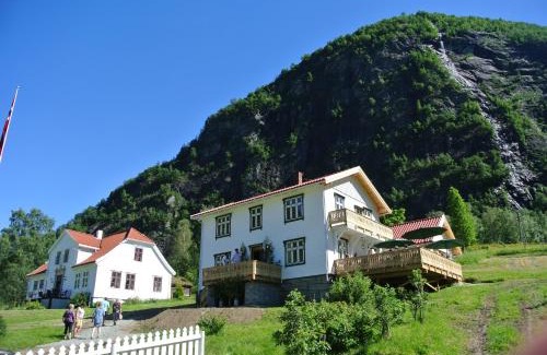Skjolden House | Eide Gardshotell