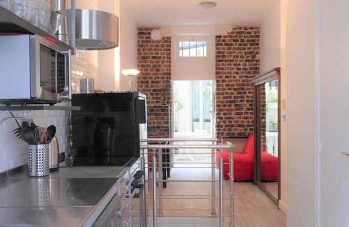 Faubourg Saint-Germain Condo | Eiffel Tower - Duplex & private patio - Centre of Paris