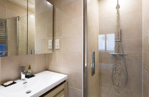 Passy Apartment | Eiffel Tower view - refurbished charming & cosy
