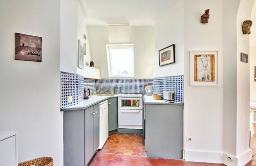 Grenelle Apartment | Eiffel Tower views - Bright - Spacious, calm apartment with elegant decoration