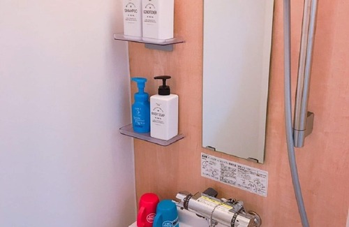 Naniwa House | Eight-person family cell. Near Nanba Nihonbashi.