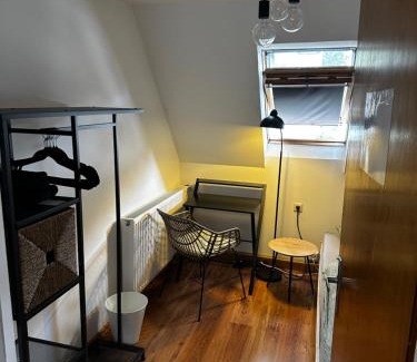 Neckargartach House | Einfaches Haus mit Privatzimmern und Gemeinschaftsräumen