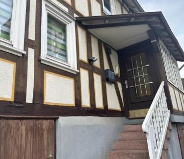 Lohra House | Einfaches Zimmer einfacher Preis in Lohra, Hessen Monteurzimmer - Wanderer und Biker willkommen - separates WC