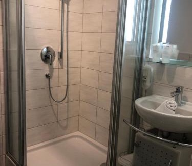 Rheinsberg Apartment | Einraumapartment mit Seeblickbalkon