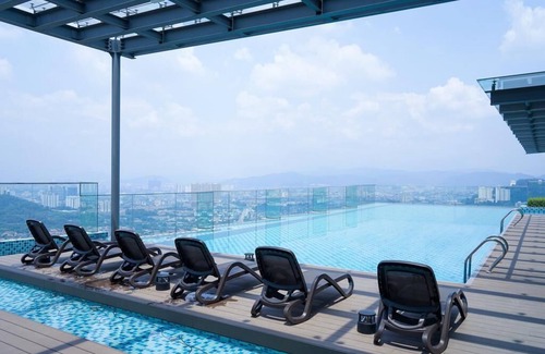 Taman Mutiara Apartment | EkoCheras Deluxe Suite 3mins to MRT Station