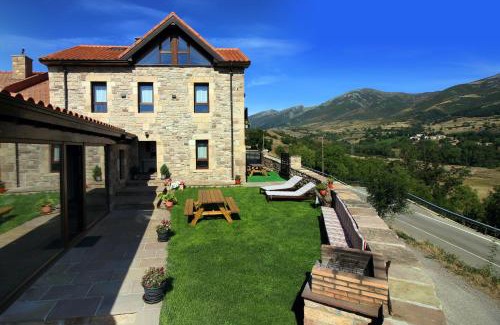 Hermandad de Campoo de Suso Apartment | El Balcon De La Lomba