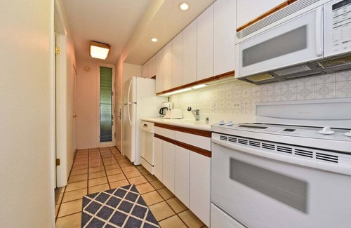 Kaanapali Condo | EL J209 Spacious Studio w AC Pool and Beach Cabana