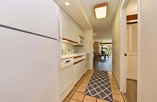 Kaanapali Condo | EL J209 Spacious Studio w AC Pool and Beach Cabana