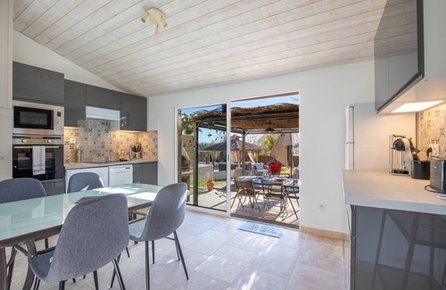 L'Isle-sur-la-Sorgue Cottage | EL SAMA-IN HEATED SWIMMING POOL
