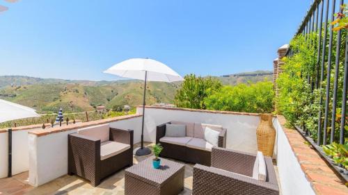 Almachar House | El Zorro Almáchar by Ruralidays