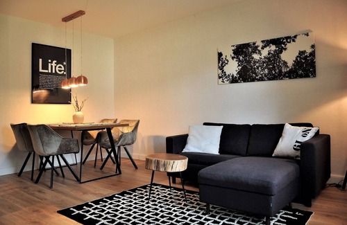 Wedel Apartment | ELBQUARTIER N ° 3 | Exclusive and modern apartment with balcony near center