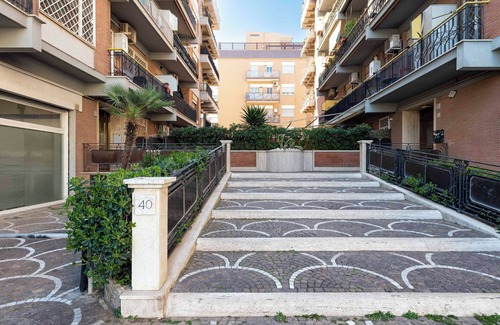 Quartiere XXXIII Lido di Ostia Ponente Apartment | Elegance and Comfort: Spacious House with Patio and 3 Bathrooms