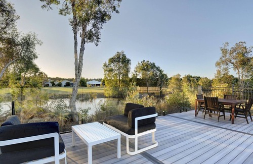 Banksia Beach House | Elegance on Callisia
