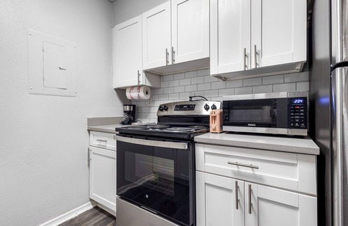 Smyrna Apartment | Elegant 1 bed retreat near the bedroom