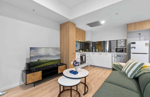 Adelaide Central Business District Apartment | Elegant 1BR CBD 18th WiFl Walkable Parking