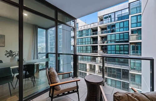 Adelaide Central Business District Apartment | Elegant 1BR CBD Apt Walkable - Parking - WiFi