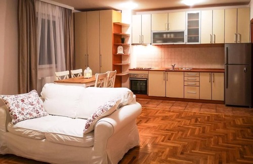 Novi Sad Apartment | Elegant 2bedroom Downtown Suite