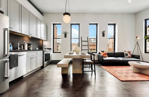Downtown Pittsburgh Apartment | Elegant 2BR in the Vibrant Heart of Pittsburgh