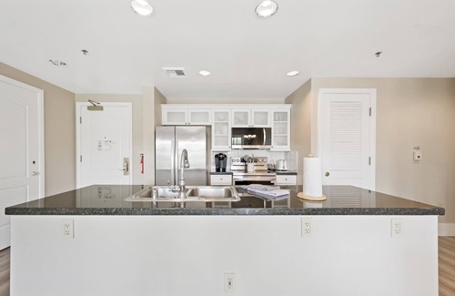 Lake Las Vegas Condo | Elegant 2BR | Pool, Lake Views | Remodeled June 24