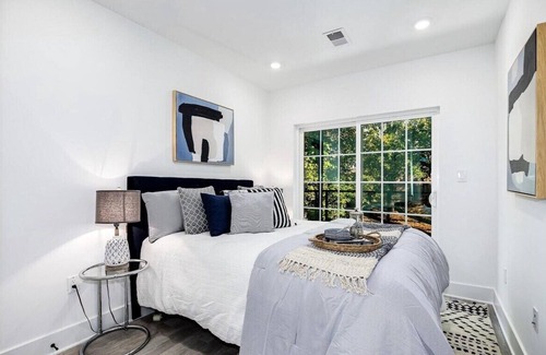 Brookland Bed & Breakfast | Elegant 2BR with Stunning City Views in DC