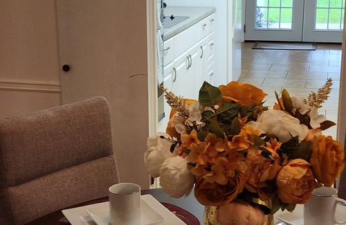 Georgetown House | "Elegant 3-Bedroom Escape with Stunning Views and Modern Comforts"