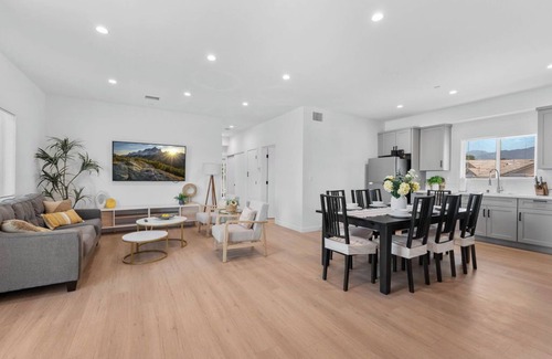 Upland House | Elegant 3-bedroom house in delightful Upland