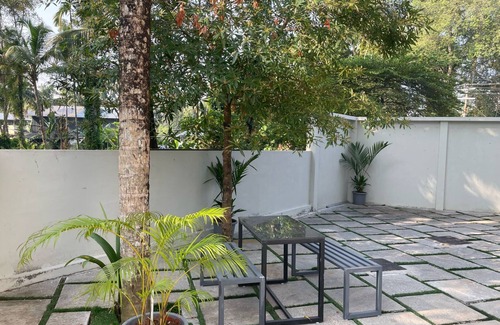 Thiruvananthapuram Apartment | Elegant 3-BR Serviced Apartment with Full Amenities and Near City Hotspots