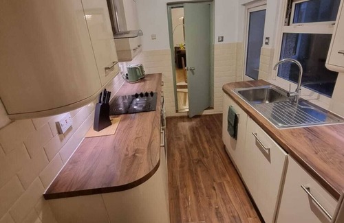 Dartford House | Elegant 4-Bed House in Dartford