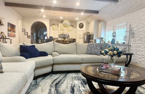 Richmond House | ELEGANT 4-BEDROOM OASIS