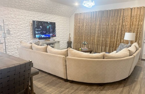 Richmond House | ELEGANT 4-BEDROOM OASIS