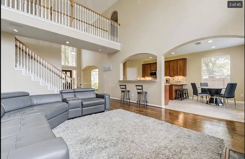 Sterling Ridge House | Elegant 4BR Retreat in The Woodlands – Spacious Home with backyard