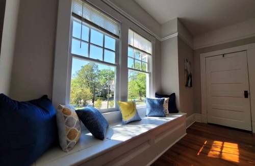 Montgomery House | Elegant 5BR Stay | Minutes to Capitol
