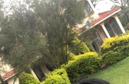 Nandi Villa | Elegant all ensuite for 10 people with beautiful large garden for events